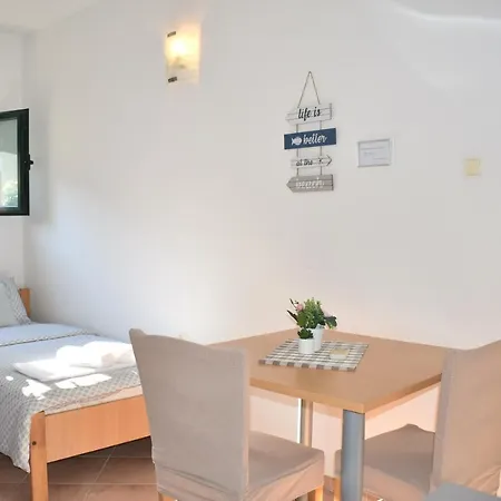 Twin Apartment Split