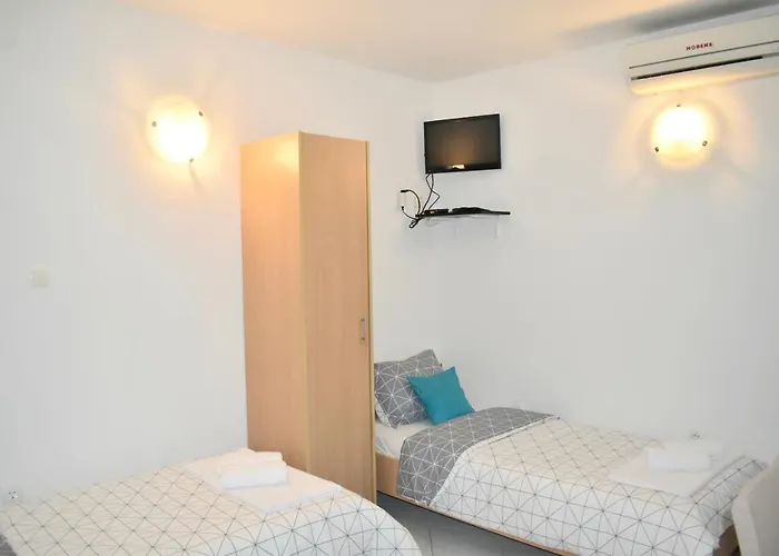 Twin Apartment *